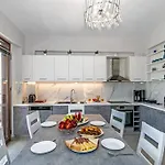 فيلة Anthi, A Modern With Salted Water Pool,hot Tub & Bbq! ريثيمنو