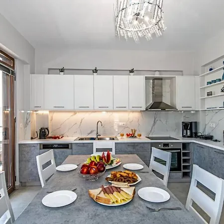 Villa Anthi, A Modern With Salted Water Pool,hot Tub & Bbq! Rethimnon