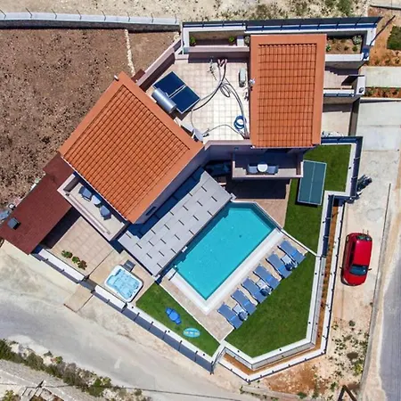 וילה Anthi, A Modern With Salted Water Pool,hot Tub & Bbq!