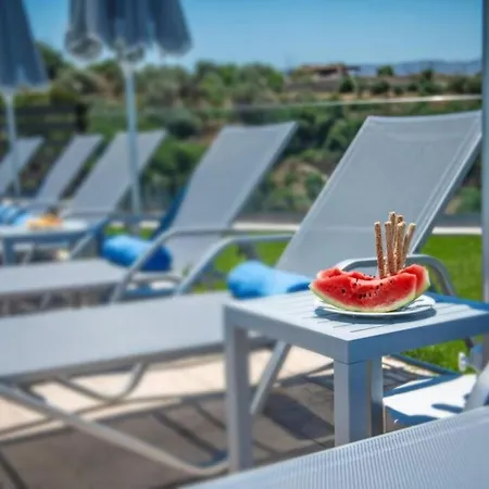 Anthi, A Modern With Salted Water Pool,hot Tub & Bbq! Villa