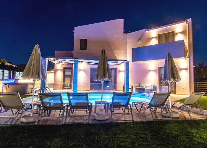 Willa Anthi, A Modern With Salted Water Pool,hot Tub & Bbq!