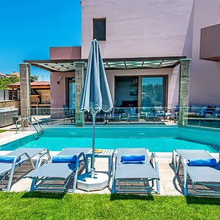 Anthi, A Modern With Salted Water Pool,hot Tub & Bbq! Villa