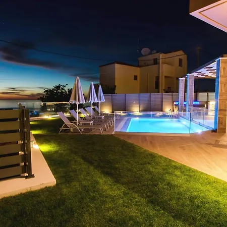 Villa Anthi, A Modern With Salted Water Pool,hot Tub & Bbq!
