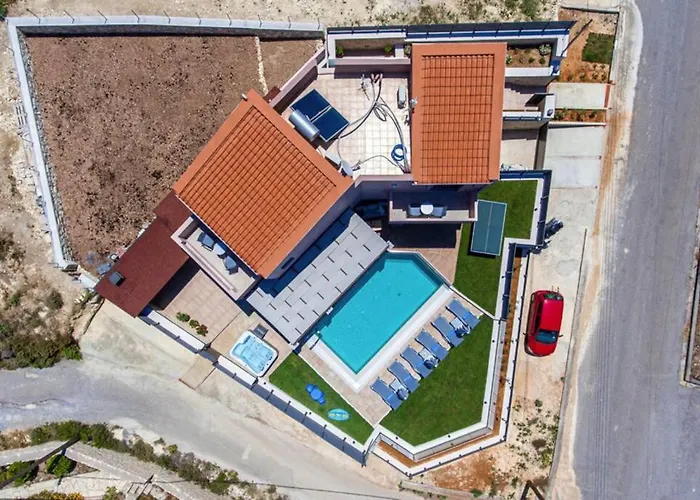 Villa Anthi, A Modern With Salted Water Pool,hot Tub & Bbq!