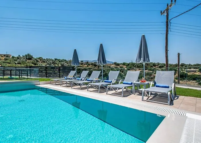 Anthi, A Modern With Salted Water Pool,hot Tub & Bbq! Villa