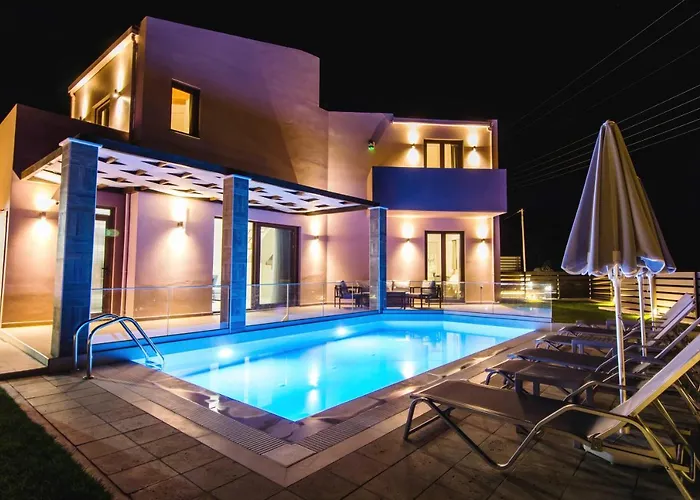Anthi, A Modern With Salted Water Pool,hot Tub & Bbq! *